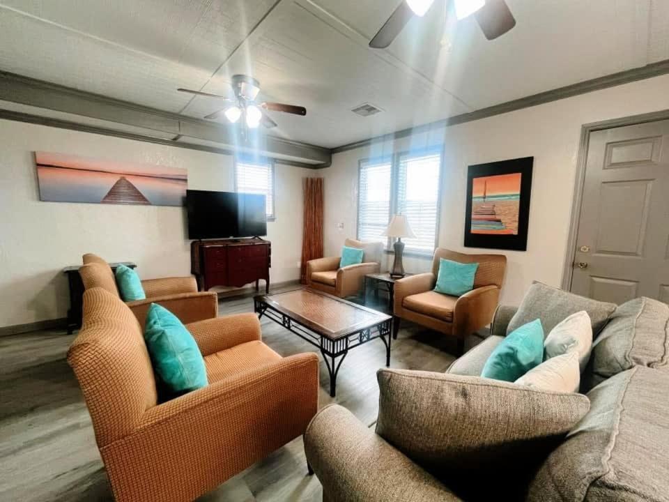 Cute Coastal Cottage! Just A Few Blocks To Beach, Gulf, Jetty And Splash Park! Surfside Beach Exterior photo