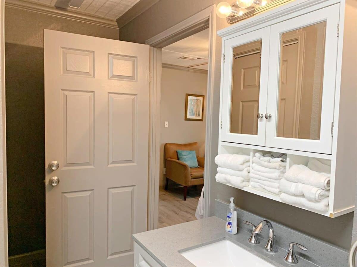 Cute Coastal Cottage! Just A Few Blocks To Beach, Gulf, Jetty And Splash Park! Surfside Beach Exterior photo