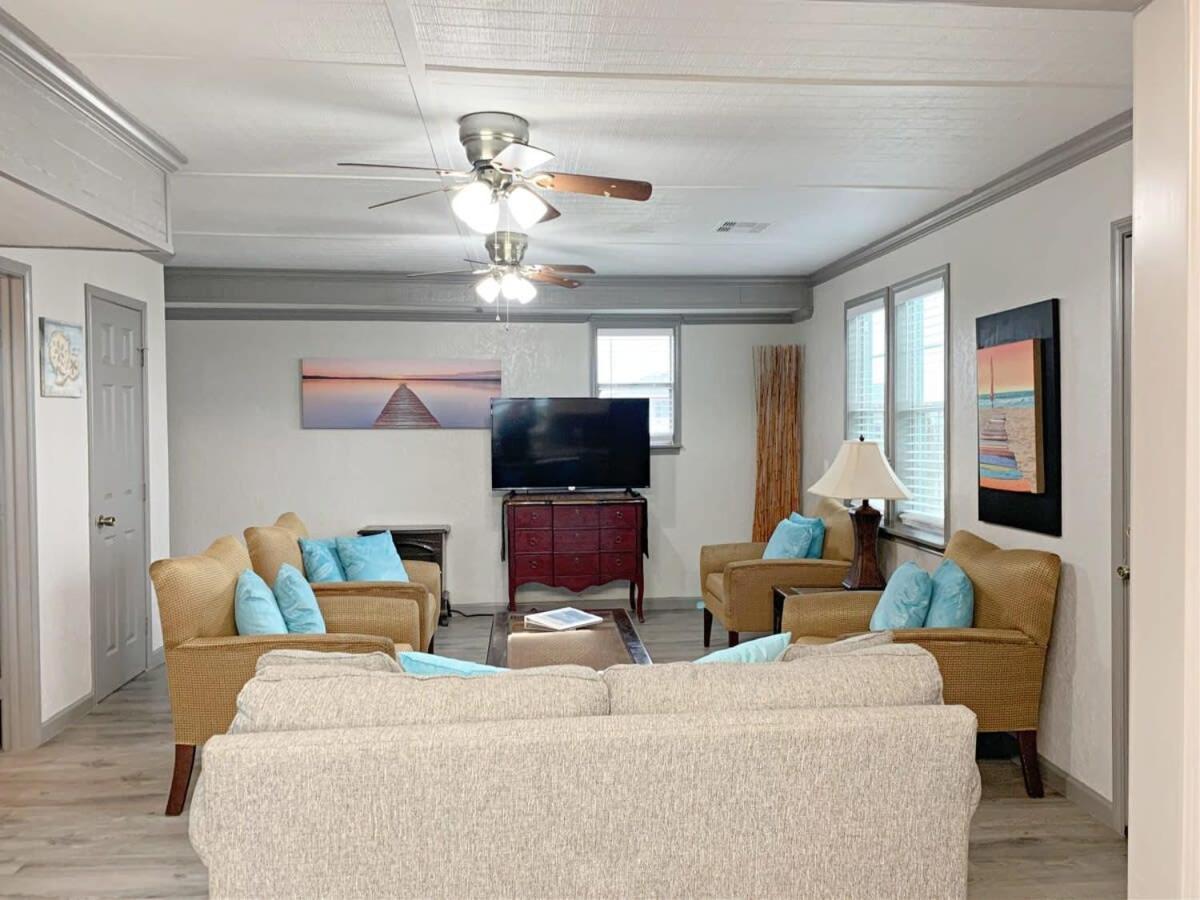 Cute Coastal Cottage! Just A Few Blocks To Beach, Gulf, Jetty And Splash Park! Surfside Beach Exterior photo
