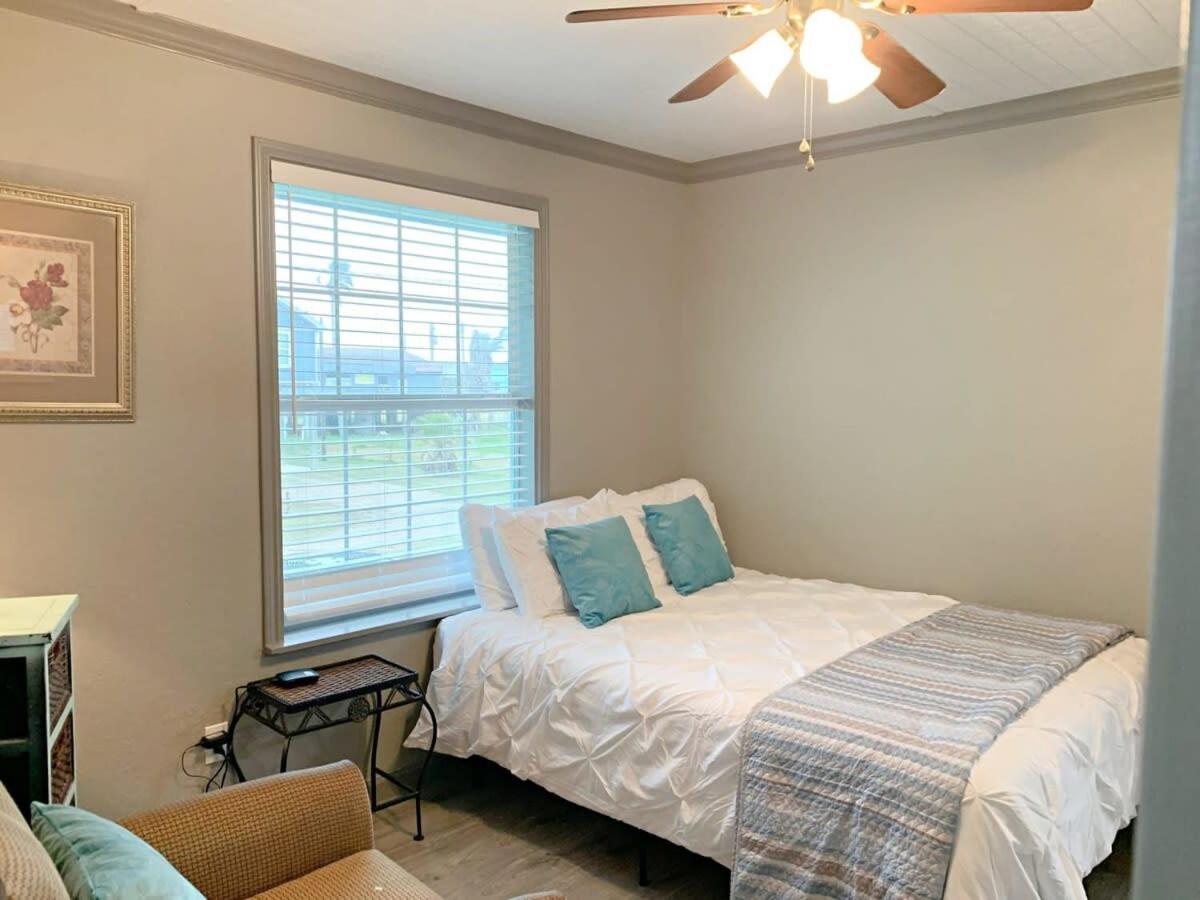 Cute Coastal Cottage! Just A Few Blocks To Beach, Gulf, Jetty And Splash Park! Surfside Beach Exterior photo