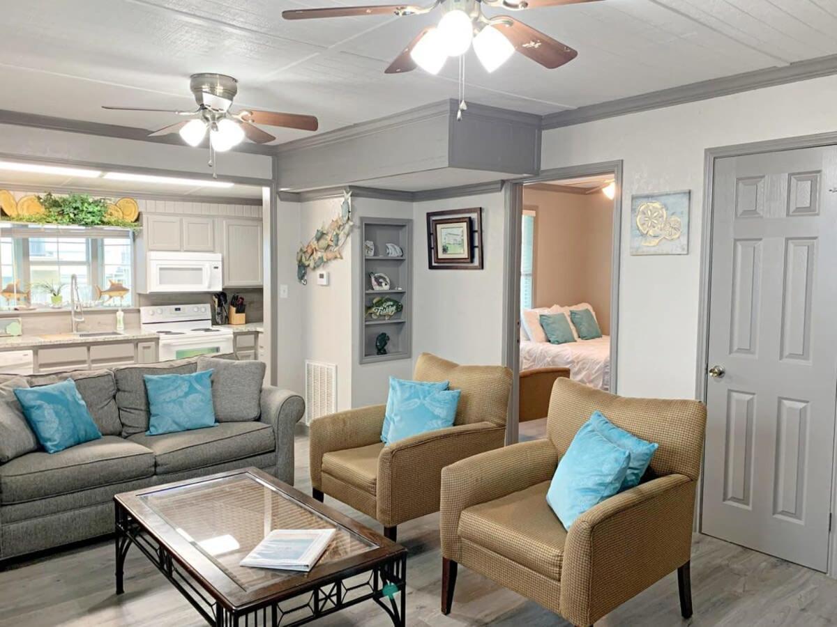 Cute Coastal Cottage! Just A Few Blocks To Beach, Gulf, Jetty And Splash Park! Surfside Beach Exterior photo