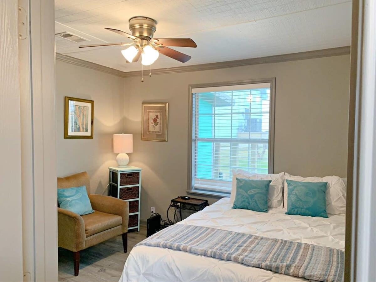Cute Coastal Cottage! Just A Few Blocks To Beach, Gulf, Jetty And Splash Park! Surfside Beach Exterior photo